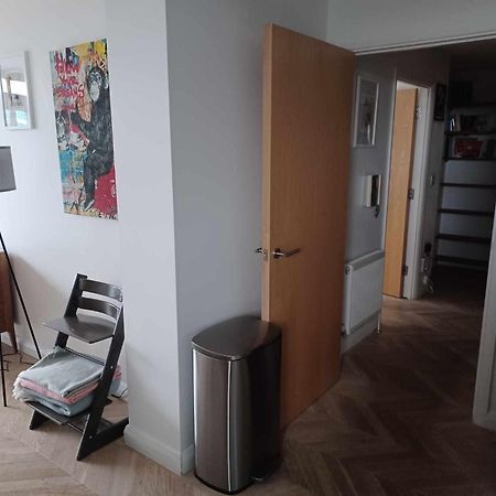 Cosy 1 Bedroom Apartment With Balcony Near Chiswick Лондон Екстер'єр фото